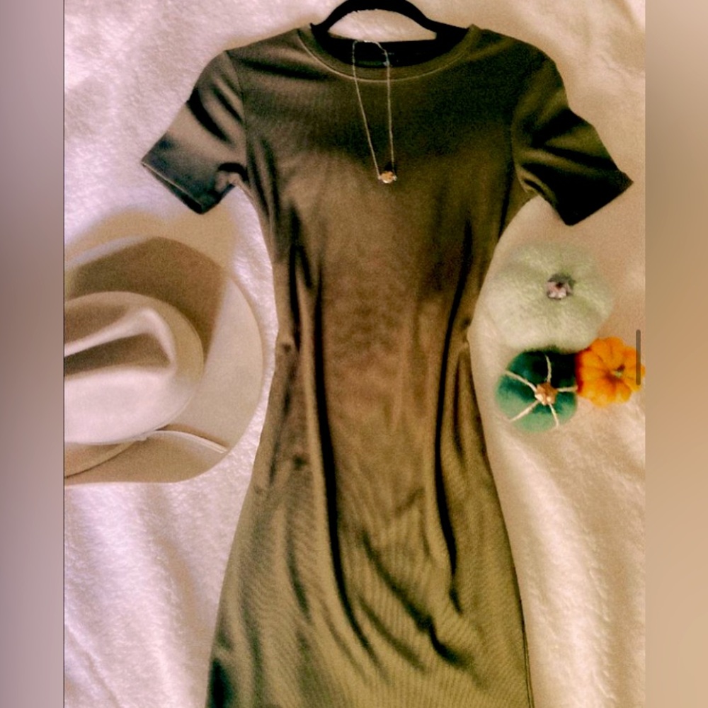 5/$25 🎀 army green tee shirt dress ribbed lined body-con dress perfect for fall